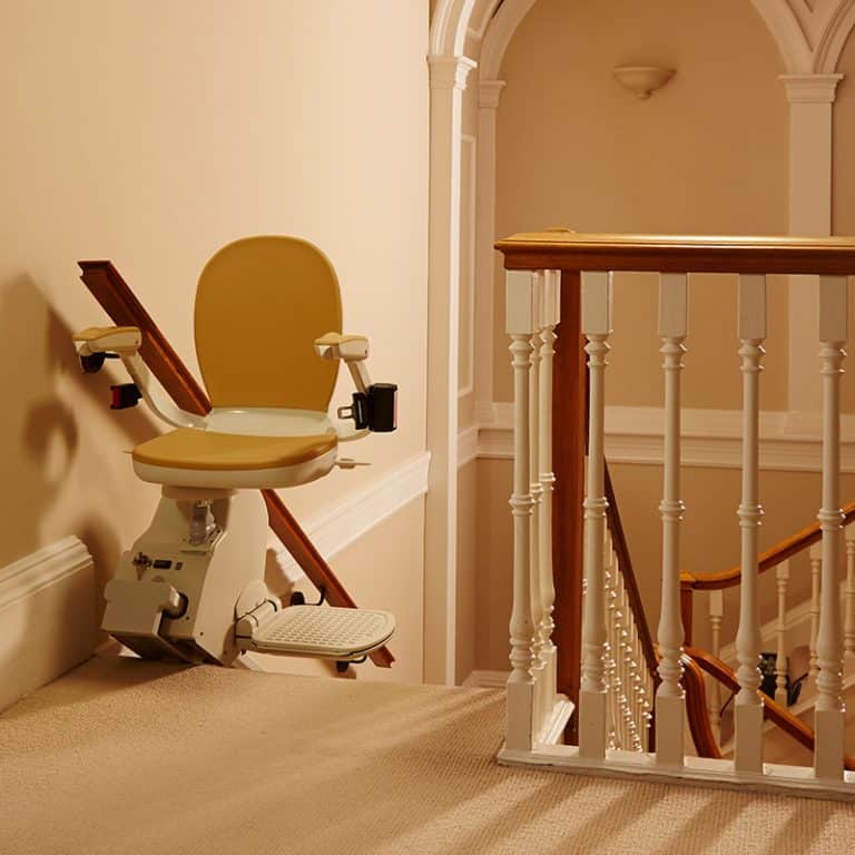 Silla salvaescaleras en vivienda